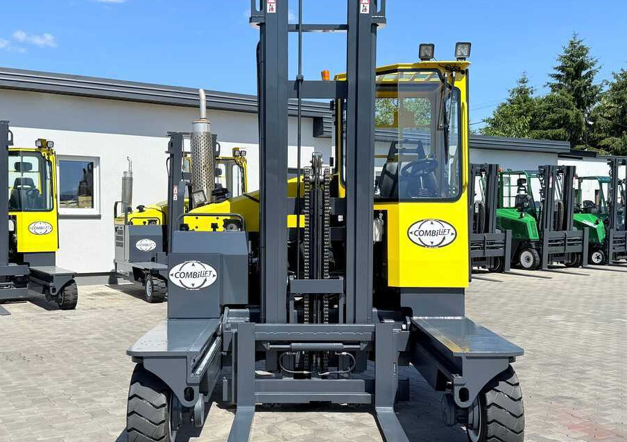 Combilift C5000XL / DUPLEX 4500MM / FREE-LIFT / POSITIONER / NEW TIRES / LIKE NEW - משאית הגעה ב-4 דרכים: תמונה 4 Combilift C5000XL / DUPLEX 4500MM / FREE-LIFT / POSITIONER / NEW TIRES / LIKE NEW - משאית הגעה ב-4 דרכים: תמונה 4