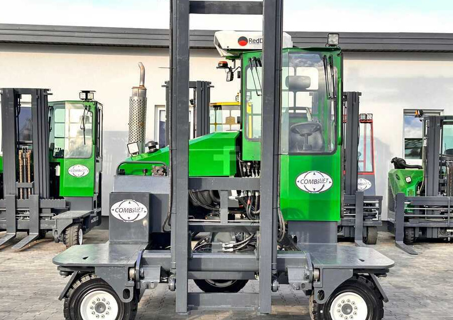 משאית הגעה ב-4 דרכים Combilift C5000XL / LPG / AIR CONDITIONING / WIDE POSITIONER / DUPLEX MAST / ADJUSTABLE FORKS / NEW TIRES / EXCELLENT CONDITION!: תמונה 25