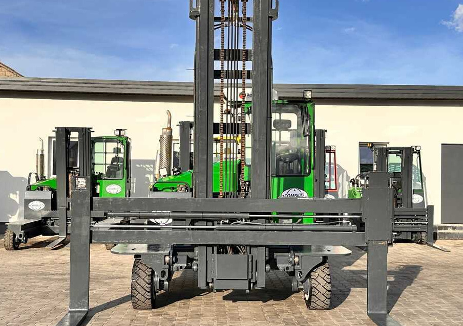 משאית הגעה ב-4 דרכים Combilift C5000XL / LPG / AIR CONDITIONING / WIDE POSITIONER / DUPLEX MAST / ADJUSTABLE FORKS / NEW TIRES / EXCELLENT CONDITION!: תמונה 15