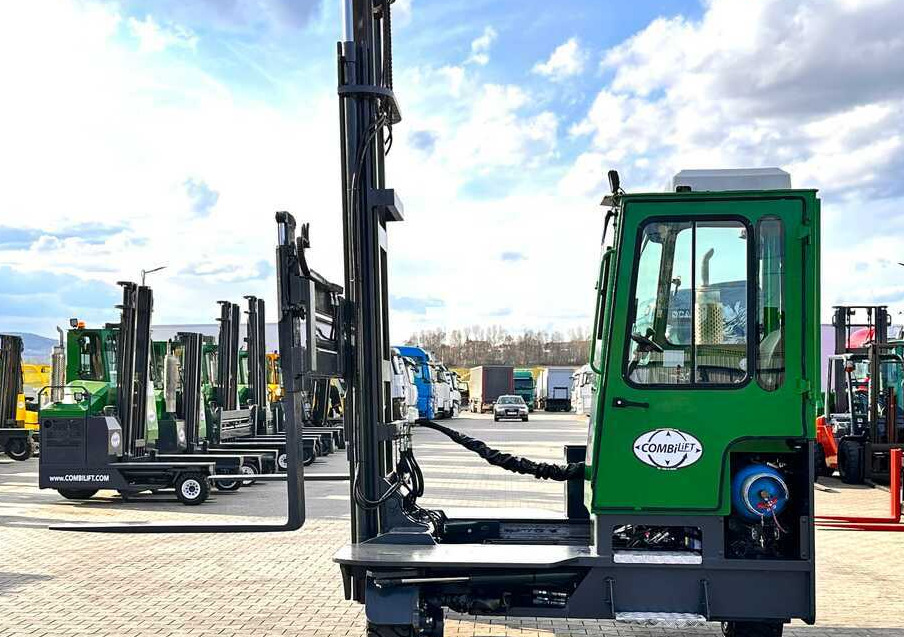 משאית הגעה ב-4 דרכים Combilift C5000XL / LPG / AIR CONDITIONING / WIDE POSITIONER / DUPLEX MAST / ADJUSTABLE FORKS / NEW TIRES / EXCELLENT CONDITION!: תמונה 18