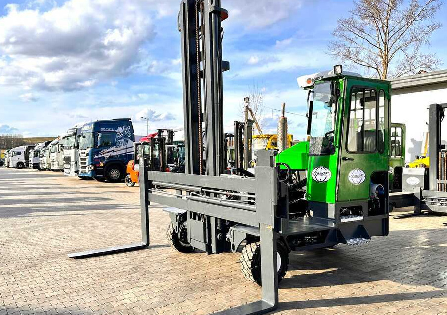 Combilift C5000XL / LPG / AIR CONDITIONING / WIDE POSITIONER / DUPLEX MAST / ADJUSTABLE FORKS / NEW TIRES / EXCELLENT CONDITION! - משאית הגעה ב-4 דרכים: תמונה 1 Combilift C5000XL / LPG / AIR CONDITIONING / WIDE POSITIONER / DUPLEX MAST / ADJUSTABLE FORKS / NEW TIRES / EXCELLENT CONDITION! - משאית הגעה ב-4 דרכים: תמונה 1
