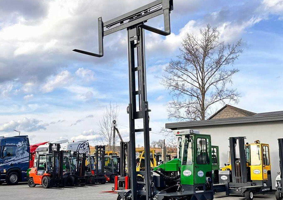 משאית הגעה ב-4 דרכים Combilift C5000XL / LPG / AIR CONDITIONING / WIDE POSITIONER / DUPLEX MAST / ADJUSTABLE FORKS / NEW TIRES / EXCELLENT CONDITION!: תמונה 23