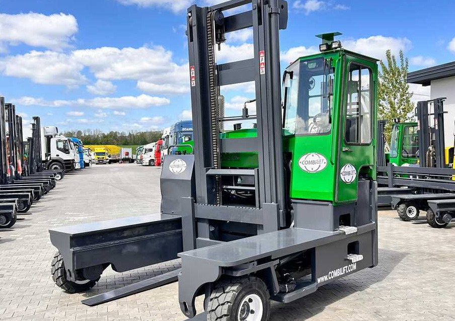 Combilift C8000 / DIESEL / 4600MM / DUPLEX / KUBOTA / EXCELLENT CONDITION - משאית הגעה ב-4 דרכים: תמונה 2 Combilift C8000 / DIESEL / 4600MM / DUPLEX / KUBOTA / EXCELLENT CONDITION - משאית הגעה ב-4 דרכים: תמונה 2