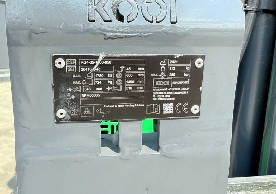 Combilift CB2500 / DIESEL / EXTENDABLE FORKS / TRIPLEX / 5500MM / FREE LIFT / SIDE SHIFT / FORK POSITIONER / LIKE NEW - משאית הגעה ב-4 דרכים: תמונה 5 Combilift CB2500 / DIESEL / EXTENDABLE FORKS / TRIPLEX / 5500MM / FREE LIFT / SIDE SHIFT / FORK POSITIONER / LIKE NEW - משאית הגעה ב-4 דרכים: תמונה 5