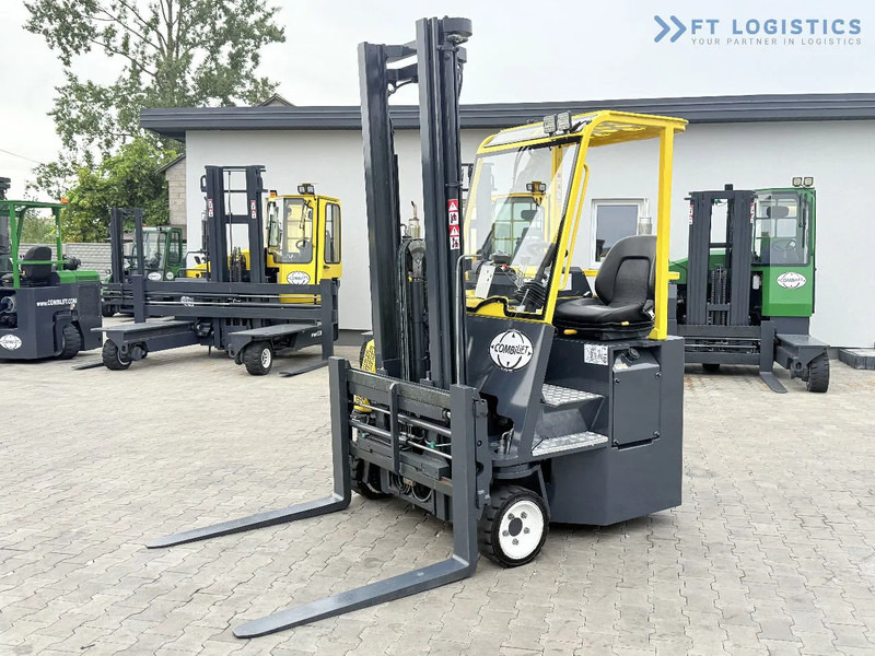 Combilift CB2500 / DUPLEX / 4100MM / DIESEL / FREE LIFT / FORK POSITIONER / SIDE SHIFT / LIKE NEW / Wide range of four-way and side loader - משאית הגעה ב-4 דרכים: תמונה 1 Combilift CB2500 / DUPLEX / 4100MM / DIESEL / FREE LIFT / FORK POSITIONER / SIDE SHIFT / LIKE NEW / Wide range of four-way and side loader - משאית הגעה ב-4 דרכים: תמונה 1