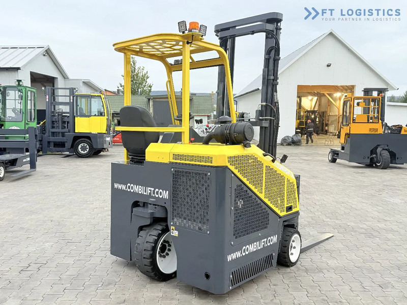 Combilift CB2500 / DUPLEX / 4100MM / DIESEL / FREE LIFT / FORK POSITIONER / SIDE SHIFT / LIKE NEW / Wide range of four-way and side loader - משאית הגעה ב-4 דרכים: תמונה 5 Combilift CB2500 / DUPLEX / 4100MM / DIESEL / FREE LIFT / FORK POSITIONER / SIDE SHIFT / LIKE NEW / Wide range of four-way and side loader - משאית הגעה ב-4 דרכים: תמונה 5