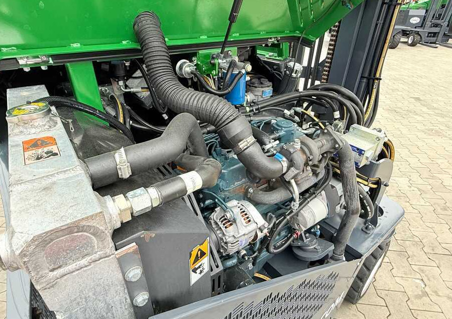 הַחכָּרָה  Combilift CB3000 / DIESEL / TRIPLEX 4900MM / FREE LIFT / SIDESHIFT / FORK POSITIONER / 1500MM FORKS / LIKE NEW Combilift CB3000 / DIESEL / TRIPLEX 4900MM / FREE LIFT / SIDESHIFT / FORK POSITIONER / 1500MM FORKS / LIKE NEW: תמונה 21