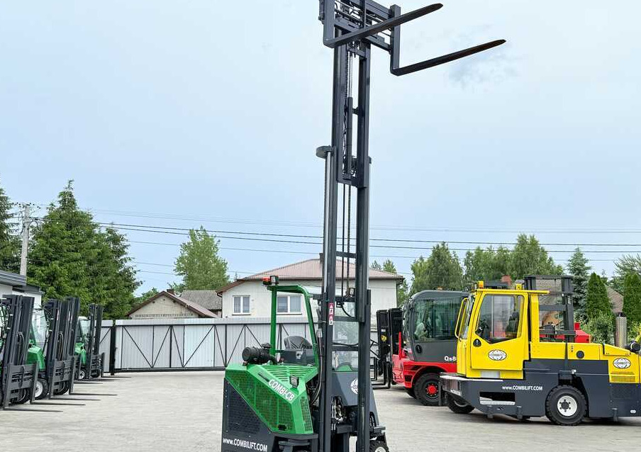 הַחכָּרָה  Combilift CB3000 / DIESEL / TRIPLEX 4900MM / FREE LIFT / SIDESHIFT / FORK POSITIONER / 1500MM FORKS / LIKE NEW Combilift CB3000 / DIESEL / TRIPLEX 4900MM / FREE LIFT / SIDESHIFT / FORK POSITIONER / 1500MM FORKS / LIKE NEW: תמונה 33