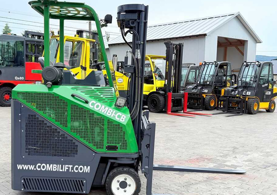 הַחכָּרָה  Combilift CB3000 / DIESEL / TRIPLEX 4900MM / FREE LIFT / SIDESHIFT / FORK POSITIONER / 1500MM FORKS / LIKE NEW Combilift CB3000 / DIESEL / TRIPLEX 4900MM / FREE LIFT / SIDESHIFT / FORK POSITIONER / 1500MM FORKS / LIKE NEW: תמונה 6