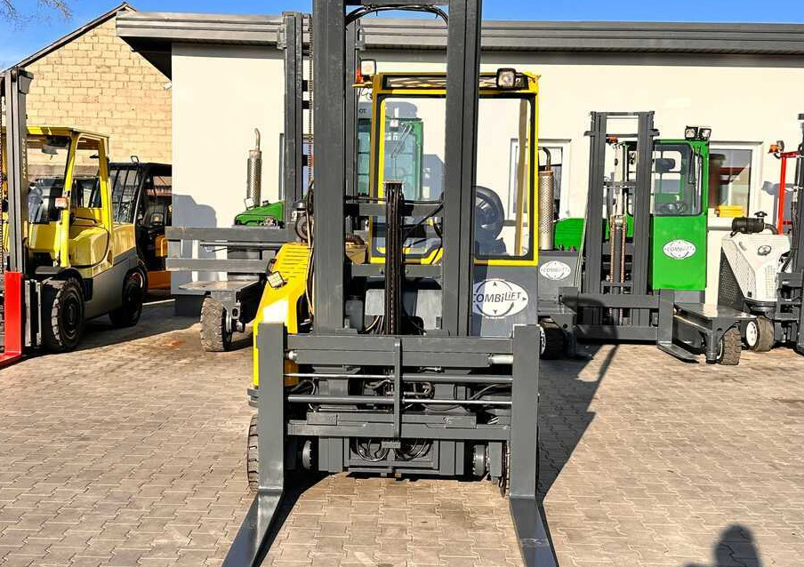 Combilift CB3000 / LPG / DUPLEX / 4000MM / FREE LIFT / NEW BAND TIRES / LIKE NEW - משאית הגעה ב-4 דרכים: תמונה 3 Combilift CB3000 / LPG / DUPLEX / 4000MM / FREE LIFT / NEW BAND TIRES / LIKE NEW - משאית הגעה ב-4 דרכים: תמונה 3