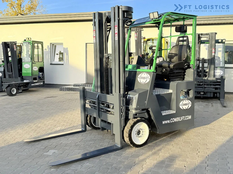 Combilift CB4000 / GAS / TRIPLEX 5200MM / FREE LIFT / FORK POSITIONER / SIDE SHIFT / EXCELLENT CONDITION / Wide range of four-way and side - משאית הגעה ב-4 דרכים: תמונה 1 Combilift CB4000 / GAS / TRIPLEX 5200MM / FREE LIFT / FORK POSITIONER / SIDE SHIFT / EXCELLENT CONDITION / Wide range of four-way and side - משאית הגעה ב-4 דרכים: תמונה 1