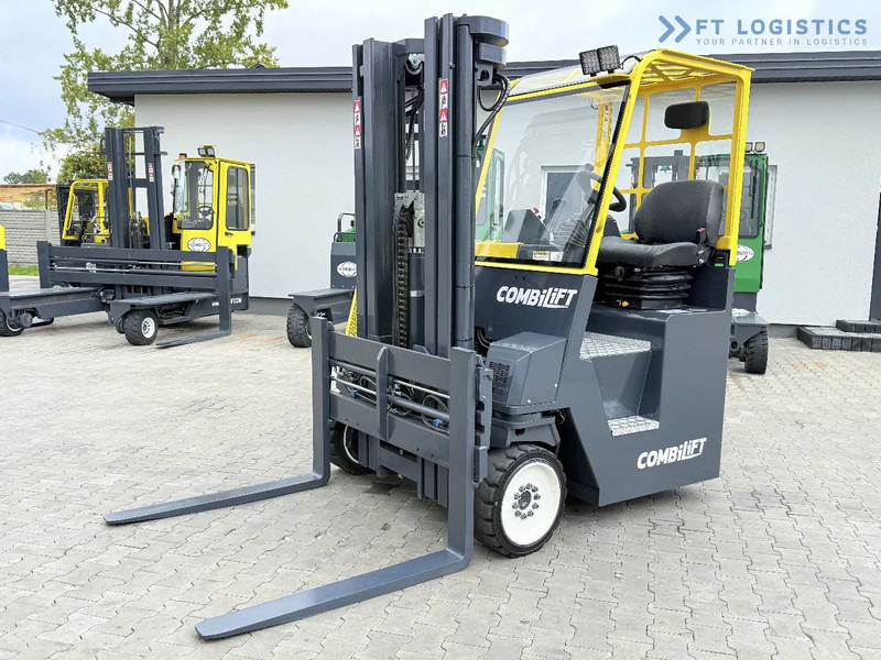 Combilift CB4000 / GAS / TRIPLEX 5200MM / FREE LIFT / FORK POSITIONER / SIDE SHIFT / EXCELLENT CONDITION / Wide range of four-way and side - משאית הגעה ב-4 דרכים: תמונה 1 Combilift CB4000 / GAS / TRIPLEX 5200MM / FREE LIFT / FORK POSITIONER / SIDE SHIFT / EXCELLENT CONDITION / Wide range of four-way and side - משאית הגעה ב-4 דרכים: תמונה 1
