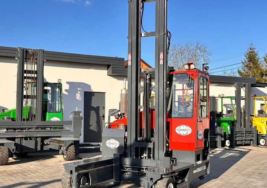 Combilift COMBILIFT C4000 – TRIPLEX 9300 mm – Year 2017 – GAS – FREE LIFT – FORK SIDE SHIFT – CONDITION 5/5 - משאית הגעה ב-4 דרכים: תמונה 1 Combilift COMBILIFT C4000 – TRIPLEX 9300 mm – Year 2017 – GAS – FREE LIFT – FORK SIDE SHIFT – CONDITION 5/5 - משאית הגעה ב-4 דרכים: תמונה 1