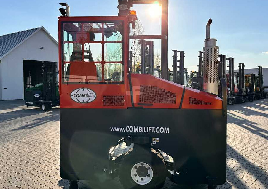 משאית הגעה ב-4 דרכים Combilift COMBILIFT C4000 – TRIPLEX 9300 mm – Year 2017 – GAS – FREE LIFT – FORK SIDE SHIFT – CONDITION 5/5: תמונה 33