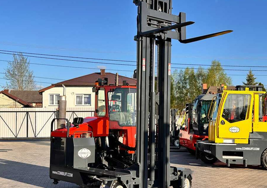 משאית הגעה ב-4 דרכים Combilift COMBILIFT C4000 – TRIPLEX 9300 mm – Year 2017 – GAS – FREE LIFT – FORK SIDE SHIFT – CONDITION 5/5: תמונה 24