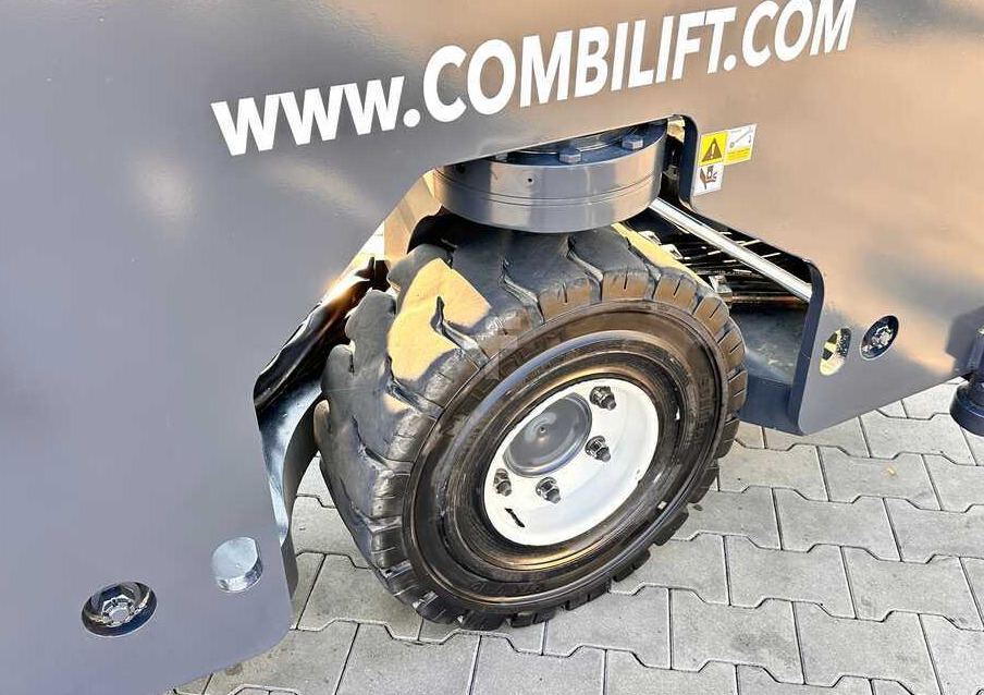 משאית הגעה ב-4 דרכים Combilift COMBILIFT C4000 – TRIPLEX 9300 mm – Year 2017 – GAS – FREE LIFT – FORK SIDE SHIFT – CONDITION 5/5: תמונה 34