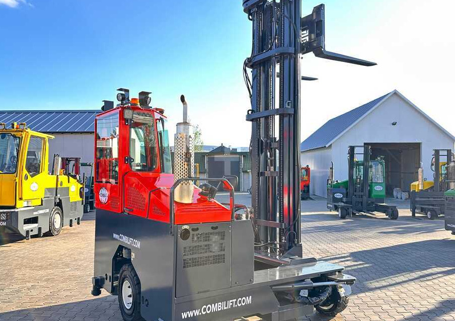 משאית הגעה ב-4 דרכים Combilift COMBILIFT C4000 – TRIPLEX 9300 mm – Year 2017 – GAS – FREE LIFT – FORK SIDE SHIFT – CONDITION 5/5: תמונה 26
