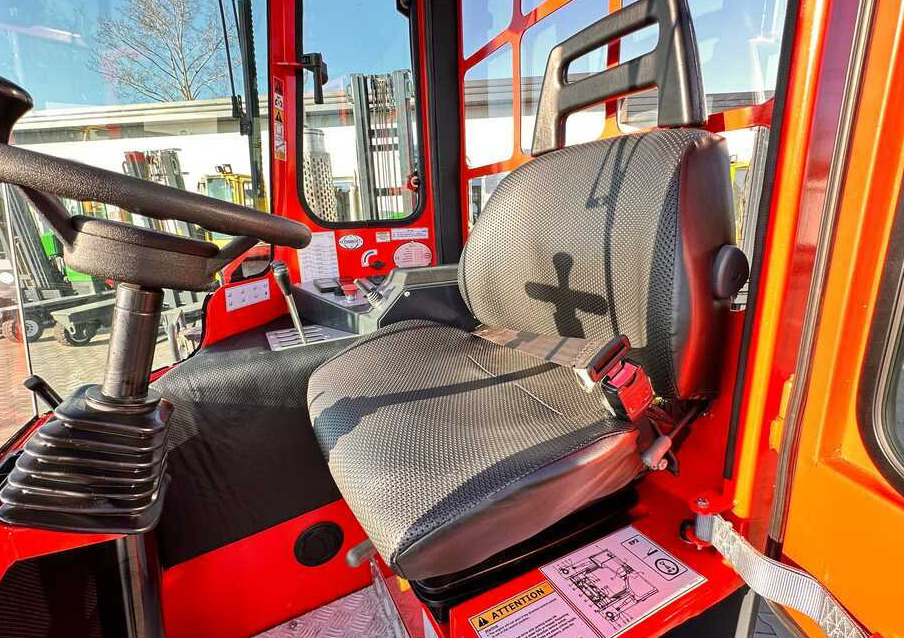 משאית הגעה ב-4 דרכים Combilift COMBILIFT C4000 – TRIPLEX 9300 mm – Year 2017 – GAS – FREE LIFT – FORK SIDE SHIFT – CONDITION 5/5: תמונה 14