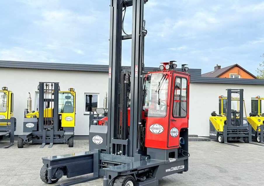 Combilift COMBILIFT C4000 – TRIPLEX 9300 mm – Year 2017 – GAS – FREE LIFT – FORK SIDE SHIFT – CONDITION 5/5 - משאית הגעה ב-4 דרכים: תמונה 1 Combilift COMBILIFT C4000 – TRIPLEX 9300 mm – Year 2017 – GAS – FREE LIFT – FORK SIDE SHIFT – CONDITION 5/5 - משאית הגעה ב-4 דרכים: תמונה 1