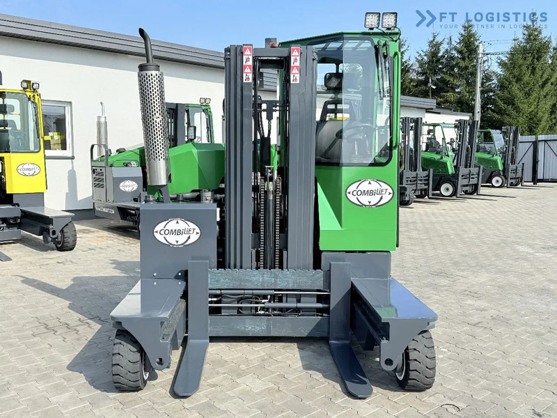 Combilift Combilift C2500 / GAS / TRIPLEX 4900MM / FREE LIFT / ONLY 2446 HOURS / FORK POSITIONER / FULL CABIN / PERFECT CONDITION / Wide r - משאית הגעה ב-4 דרכים: תמונה 4 Combilift Combilift C2500 / GAS / TRIPLEX 4900MM / FREE LIFT / ONLY 2446 HOURS / FORK POSITIONER / FULL CABIN / PERFECT CONDITION / Wide r - משאית הגעה ב-4 דרכים: תמונה 4