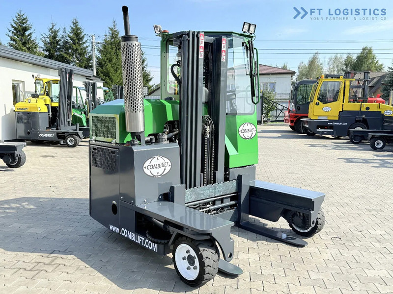 Combilift Combilift C2500 / GAS / TRIPLEX 4900MM / FREE LIFT / ONLY 2446 HOURS / FORK POSITIONER / FULL CABIN / PERFECT CONDITION / Wide r - משאית הגעה ב-4 דרכים: תמונה 5 Combilift Combilift C2500 / GAS / TRIPLEX 4900MM / FREE LIFT / ONLY 2446 HOURS / FORK POSITIONER / FULL CABIN / PERFECT CONDITION / Wide r - משאית הגעה ב-4 דרכים: תמונה 5