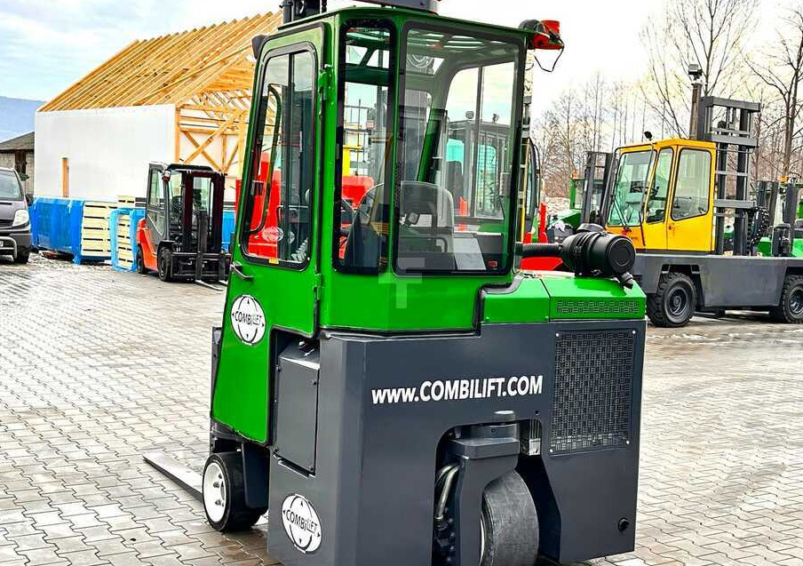 Combilift Combilift C3000CB - DUPLEX 4000mm - Year 2015 - / CABIN - HEATING / ONLY 6546 MTH / EXCELLENT CONDITION / LIKE NEW! - משאית הגעה ב-4 דרכים: תמונה 4 Combilift Combilift C3000CB - DUPLEX 4000mm - Year 2015 - / CABIN - HEATING / ONLY 6546 MTH / EXCELLENT CONDITION / LIKE NEW! - משאית הגעה ב-4 דרכים: תמונה 4