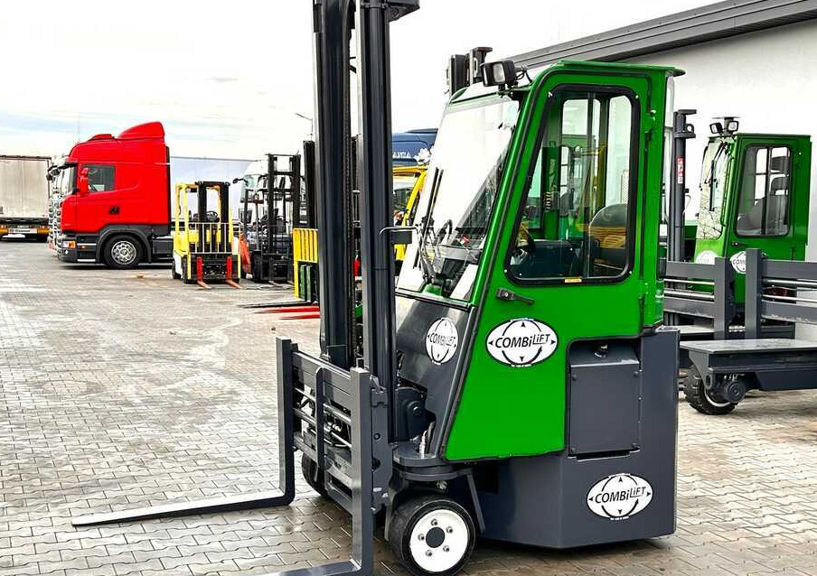 Combilift Combilift C3000CB - DUPLEX 4000mm - Year 2015 - / CABIN - HEATING / ONLY 6546 MTH / EXCELLENT CONDITION / LIKE NEW! - משאית הגעה ב-4 דרכים: תמונה 1 Combilift Combilift C3000CB - DUPLEX 4000mm - Year 2015 - / CABIN - HEATING / ONLY 6546 MTH / EXCELLENT CONDITION / LIKE NEW! - משאית הגעה ב-4 דרכים: תמונה 1