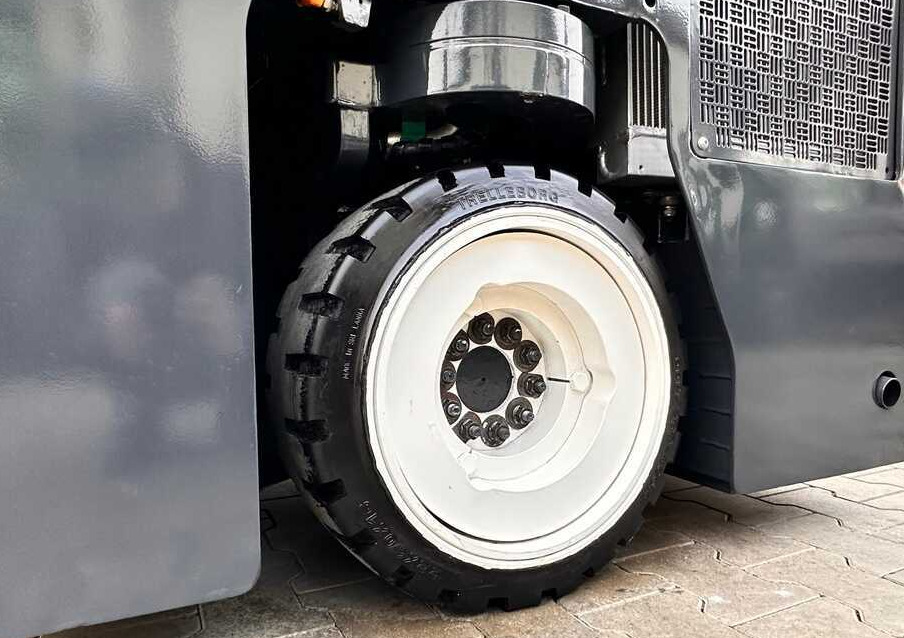 Combilift Combilift C3000CB - Duplex 4000mm - Year 2016 / ONLY 2,161 MTH / PERFECT CONDITION / LIKE NEW! - משאית הגעה ב-4 דרכים: תמונה 4 Combilift Combilift C3000CB - Duplex 4000mm - Year 2016 / ONLY 2,161 MTH / PERFECT CONDITION / LIKE NEW! - משאית הגעה ב-4 דרכים: תמונה 4