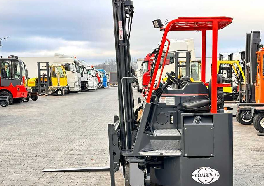 Combilift Combilift C3000CB - Duplex 4000mm - Year 2016 / ONLY 2,161 MTH / PERFECT CONDITION / LIKE NEW! - משאית הגעה ב-4 דרכים: תמונה 2 Combilift Combilift C3000CB - Duplex 4000mm - Year 2016 / ONLY 2,161 MTH / PERFECT CONDITION / LIKE NEW! - משאית הגעה ב-4 דרכים: תמונה 2
