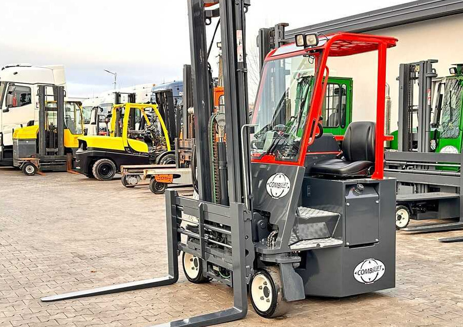 Combilift Combilift C3000CB - Duplex 4000mm - Year 2016 / ONLY 2,161 MTH / PERFECT CONDITION / LIKE NEW! - משאית הגעה ב-4 דרכים: תמונה 1 Combilift Combilift C3000CB - Duplex 4000mm - Year 2016 / ONLY 2,161 MTH / PERFECT CONDITION / LIKE NEW! - משאית הגעה ב-4 דרכים: תמונה 1