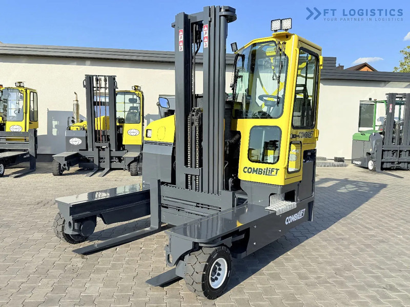 Combilift Combilift C5000 / DIESEL / TRIPLEX 6000MM / FREE LIFT / FORK POSITIONER / BUILT-IN SCALE / HEATING / FULL CABIN / PERFECT CONDIT - משאית הגעה ב-4 דרכים: תמונה 1 Combilift Combilift C5000 / DIESEL / TRIPLEX 6000MM / FREE LIFT / FORK POSITIONER / BUILT-IN SCALE / HEATING / FULL CABIN / PERFECT CONDIT - משאית הגעה ב-4 דרכים: תמונה 1