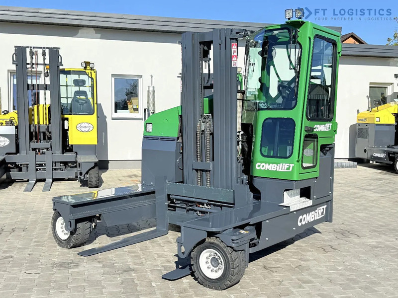 Combilift Combilift FOUR-WAY MULTIDIRECTIONAL FORKLIFT C4500 / DIESEL / TRIPLEX 4900MM / ONLY 4854 HOURS / FORK POSITIONER / FULL CABIN – - משאית הגעה ב-4 דרכים: תמונה 4 Combilift Combilift FOUR-WAY MULTIDIRECTIONAL FORKLIFT C4500 / DIESEL / TRIPLEX 4900MM / ONLY 4854 HOURS / FORK POSITIONER / FULL CABIN – - משאית הגעה ב-4 דרכים: תמונה 4