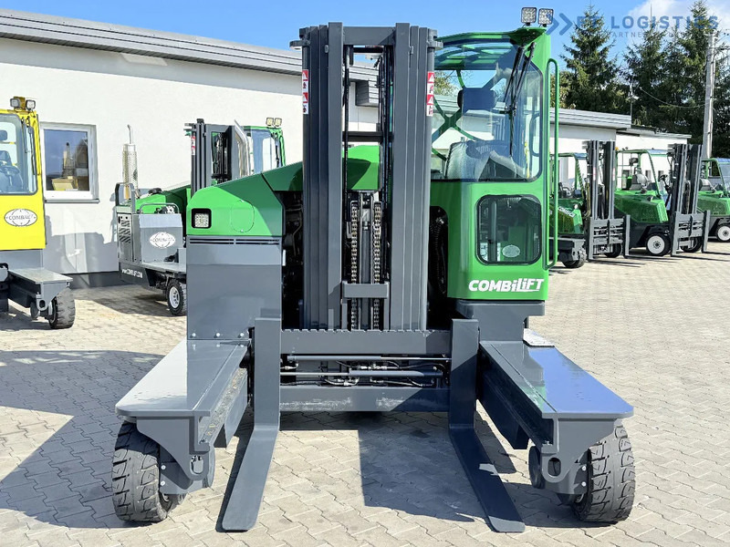 Combilift FOUR-WAY / MULTI-DIRECTIONAL FORKLIFT C4500 / DIESEL / TRIPLEX 4900MM / ONLY 4160 WORKING HOURS / FORK POSITIONER / FULL CABIN W - משאית הגעה ב-4 דרכים: תמונה 4 Combilift FOUR-WAY / MULTI-DIRECTIONAL FORKLIFT C4500 / DIESEL / TRIPLEX 4900MM / ONLY 4160 WORKING HOURS / FORK POSITIONER / FULL CABIN W - משאית הגעה ב-4 דרכים: תמונה 4