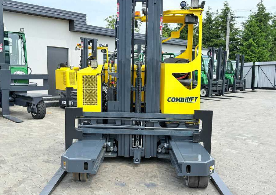 Combilift MR / ELECTRIC / TRIPLEX – 6000MM / FULL FREE LIFT / WIDE POSITIONER / FORK SIDESHIFT / ONLY 1400 HOURS / LIKE NEW - משאית הגעה ב-4 דרכים: תמונה 4 Combilift MR / ELECTRIC / TRIPLEX – 6000MM / FULL FREE LIFT / WIDE POSITIONER / FORK SIDESHIFT / ONLY 1400 HOURS / LIKE NEW - משאית הגעה ב-4 דרכים: תמונה 4