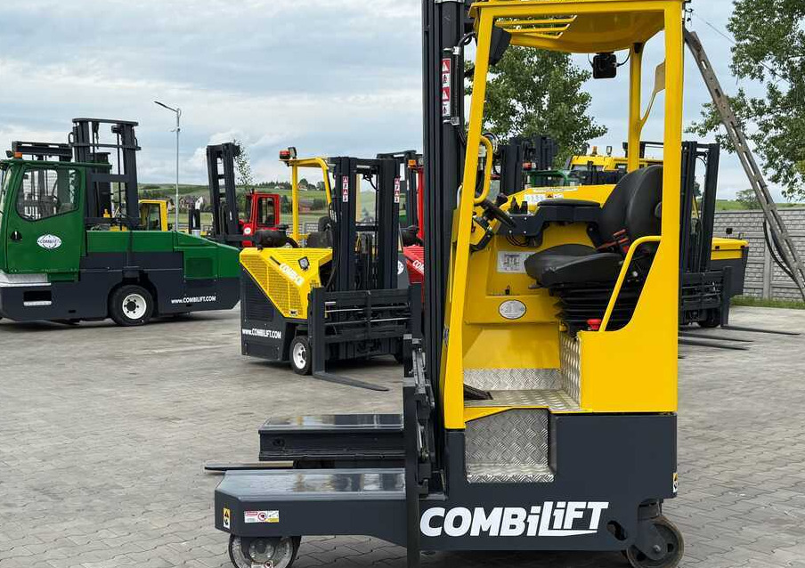 Combilift MR / ELECTRIC / TRIPLEX – 6000MM / FULL FREE LIFT / WIDE POSITIONER / FORK SIDESHIFT / ONLY 1400 HOURS / LIKE NEW - משאית הגעה ב-4 דרכים: תמונה 2 Combilift MR / ELECTRIC / TRIPLEX – 6000MM / FULL FREE LIFT / WIDE POSITIONER / FORK SIDESHIFT / ONLY 1400 HOURS / LIKE NEW - משאית הגעה ב-4 דרכים: תמונה 2