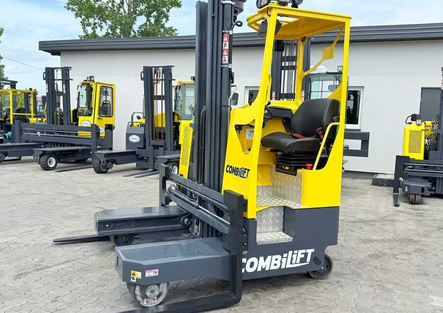 Combilift MR / ELECTRIC / TRIPLEX – 6000MM / FULL FREE LIFT / WIDE POSITIONER / FORK SIDESHIFT / ONLY 1400 HOURS / LIKE NEW - משאית הגעה ב-4 דרכים: תמונה 3 Combilift MR / ELECTRIC / TRIPLEX – 6000MM / FULL FREE LIFT / WIDE POSITIONER / FORK SIDESHIFT / ONLY 1400 HOURS / LIKE NEW - משאית הגעה ב-4 דרכים: תמונה 3