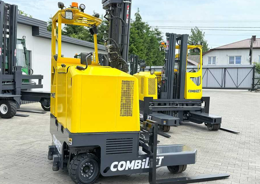 Combilift MR / ELECTRIC / TRIPLEX – 6000MM / FULL FREE LIFT / WIDE POSITIONER / FORK SIDESHIFT / ONLY 1400 HOURS / LIKE NEW - משאית הגעה ב-4 דרכים: תמונה 5 Combilift MR / ELECTRIC / TRIPLEX – 6000MM / FULL FREE LIFT / WIDE POSITIONER / FORK SIDESHIFT / ONLY 1400 HOURS / LIKE NEW - משאית הגעה ב-4 דרכים: תמונה 5