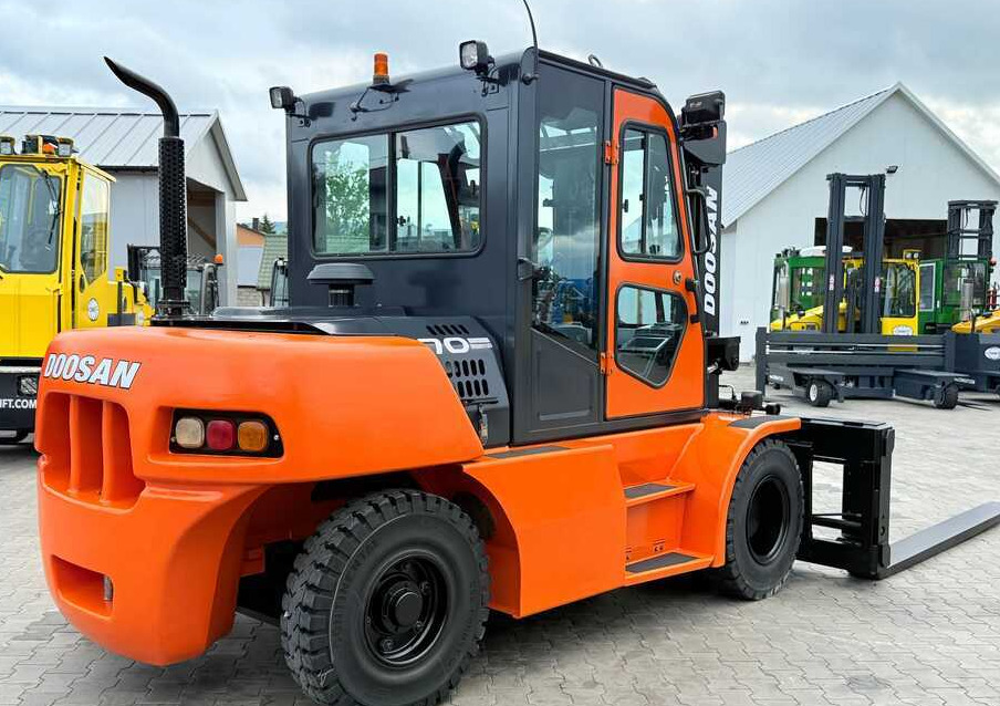 Doosan DOOSAN / DUPLEX 3000MM / SIDE SHIFT / FORK POSITIONER / 2500MM FORKS / 7000KG / CABIN / LIKE NEW - מלגזת סולר: תמונה 5 Doosan DOOSAN / DUPLEX 3000MM / SIDE SHIFT / FORK POSITIONER / 2500MM FORKS / 7000KG / CABIN / LIKE NEW - מלגזת סולר: תמונה 5
