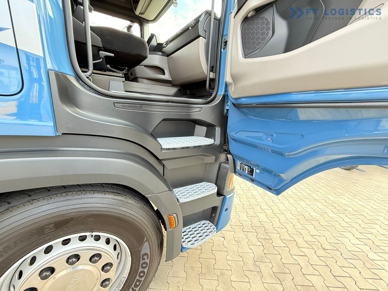 SCANIA R500 / STANDARD / RETARDER / 6X AIR SUSPENSION / PARKING AIR CONDITIONING / INTERAXLE COVERS / 2X BED / FRIDGE / RETARDER / LIKE NEW - יחידת טרקטור: תמונה 3 SCANIA R500 / STANDARD / RETARDER / 6X AIR SUSPENSION / PARKING AIR CONDITIONING / INTERAXLE COVERS / 2X BED / FRIDGE / RETARDER / LIKE NEW - יחידת טרקטור: תמונה 3