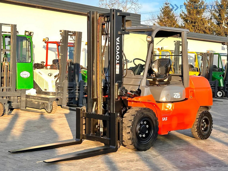 Toyota 42-4FD40 / DIESEL / 4500KG / DUPLEX / FORKS 1400MM / WELL-MAINTAINED 42-4FD40 / DIESEL / 4500KG / DUPLEX / FORKS 1400MM / WELL-M - מלגזת סולר: תמונה 1 Toyota 42-4FD40 / DIESEL / 4500KG / DUPLEX / FORKS 1400MM / WELL-MAINTAINED 42-4FD40 / DIESEL / 4500KG / DUPLEX / FORKS 1400MM / WELL-M - מלגזת סולר: תמונה 1