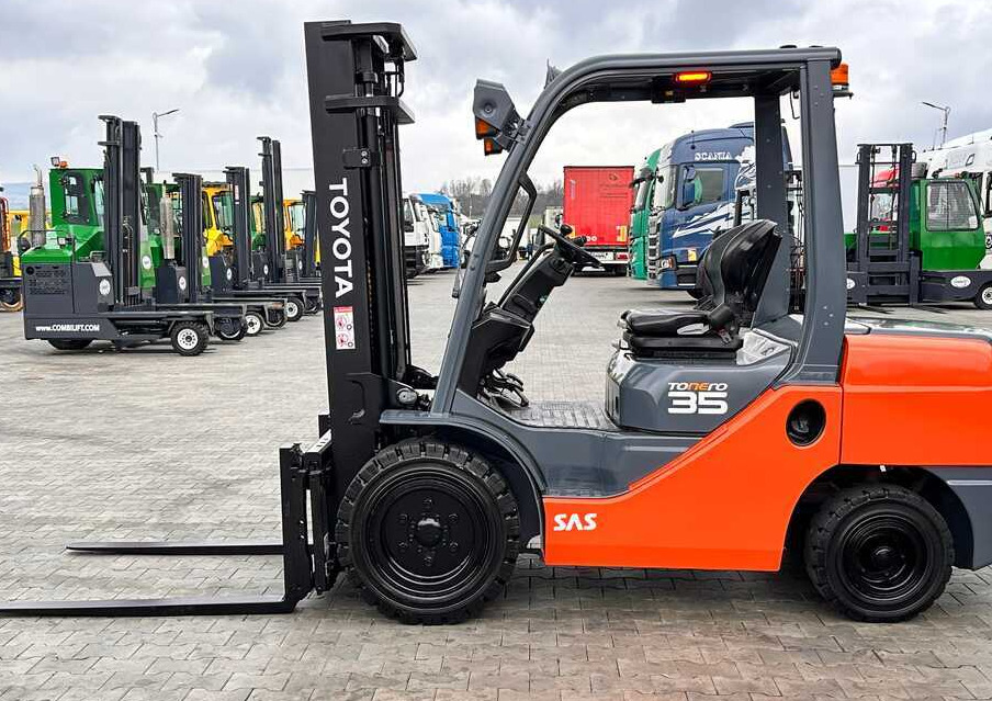 Toyota 52-8FDJF35 / DIESEL / 2016 / ONLY 2,096 HOURS / DUPLEX MAST / LIKE NEW - מלגזת סולר: תמונה 3 Toyota 52-8FDJF35 / DIESEL / 2016 / ONLY 2,096 HOURS / DUPLEX MAST / LIKE NEW - מלגזת סולר: תמונה 3