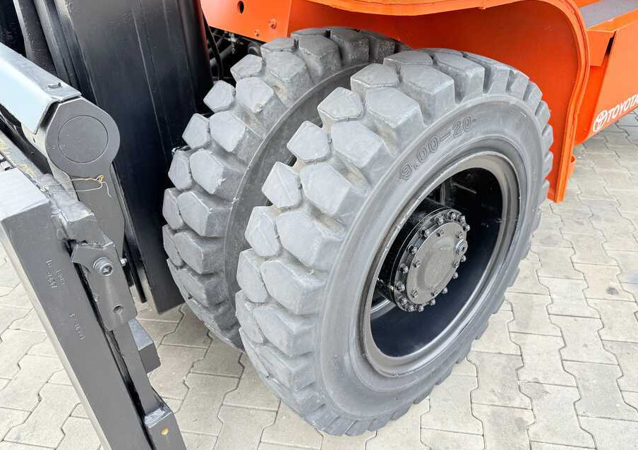 Toyota 60-5FD80 / DIESEL / DUPLEX - 4500MM / NEW TYRES / HEATED CABIN / 8 TON / UDT / EXCELLENT CONDITION - מלגזת סולר: תמונה 4 Toyota 60-5FD80 / DIESEL / DUPLEX - 4500MM / NEW TYRES / HEATED CABIN / 8 TON / UDT / EXCELLENT CONDITION - מלגזת סולר: תמונה 4