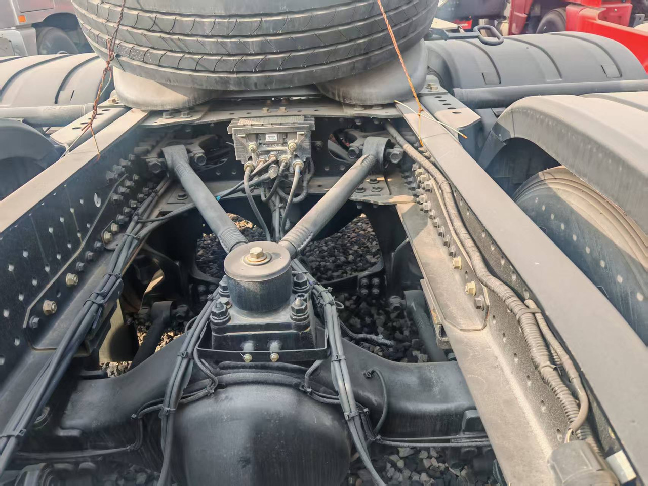 Auman 6×4 - יחידת טרקטור: תמונה 4 Auman 6×4 - יחידת טרקטור: תמונה 4