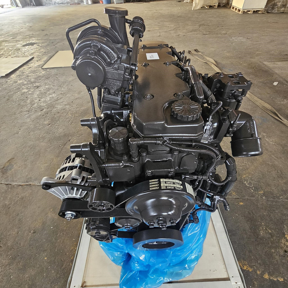 CUMMINS QSB6.7 - מנוע עבור מחפר: תמונה 2 CUMMINS QSB6.7 - מנוע עבור מחפר: תמונה 2