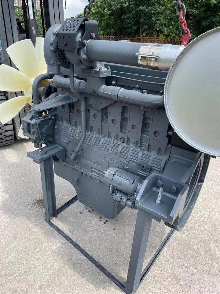 DOOSAN DE12TIS - מנוע עבור מחפר: תמונה 1 DOOSAN DE12TIS - מנוע עבור מחפר: תמונה 1