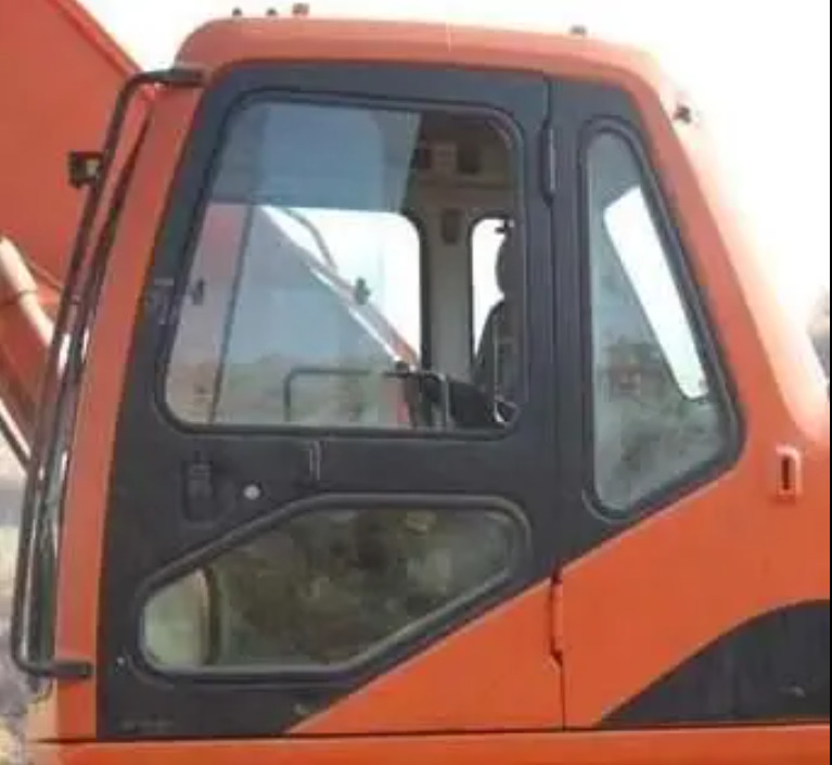 DOOSAN DX225 - תא עבור מחפר: תמונה 2 DOOSAN DX225 - תא עבור מחפר: תמונה 2