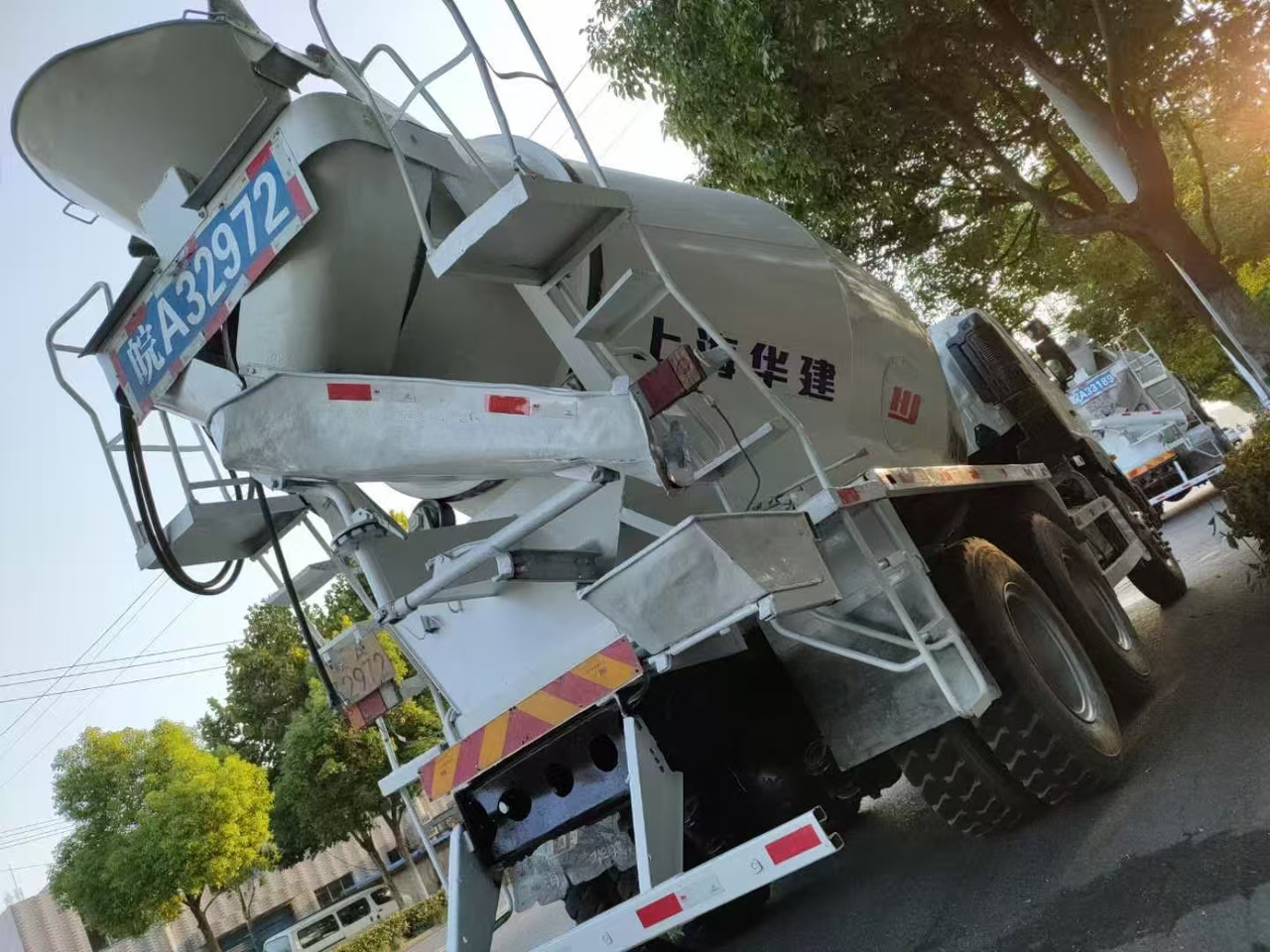 HINO 700  - משאית מכל: תמונה 4 HINO 700  - משאית מכל: תמונה 4