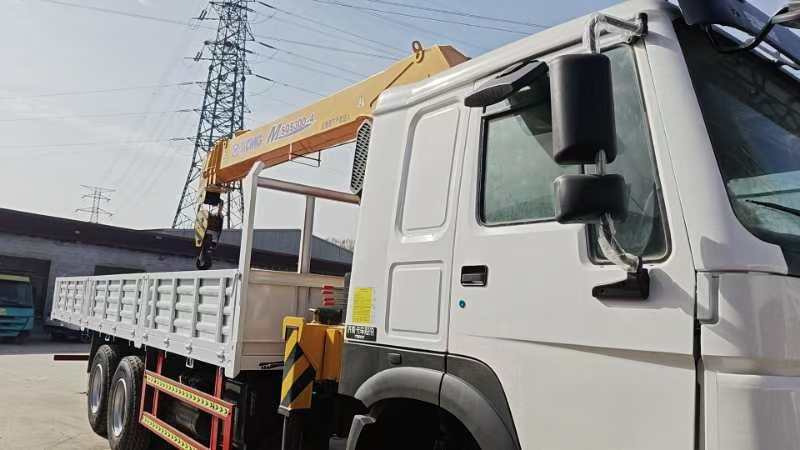 HOWO ,XCMG HOWO 375 engine,XCMG 12 tons crane truck - משאית מנוף: תמונה 3 HOWO ,XCMG HOWO 375 engine,XCMG 12 tons crane truck - משאית מנוף: תמונה 3