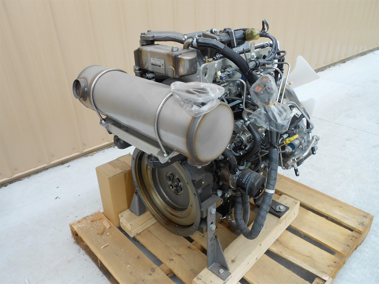 ISUZU 4LE2 - מנוע עבור מחפר: תמונה 2 ISUZU 4LE2 - מנוע עבור מחפר: תמונה 2