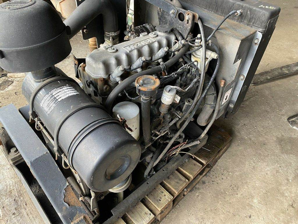 Isuzu C240 - מנוע עבור מחפר: תמונה 3 Isuzu C240 - מנוע עבור מחפר: תמונה 3